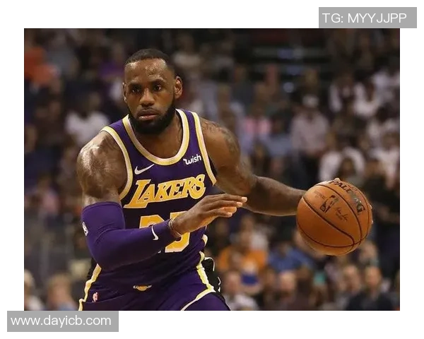 霍姆格伦半场9中7高效发挥 砍下18分4篮板成球队进攻核心